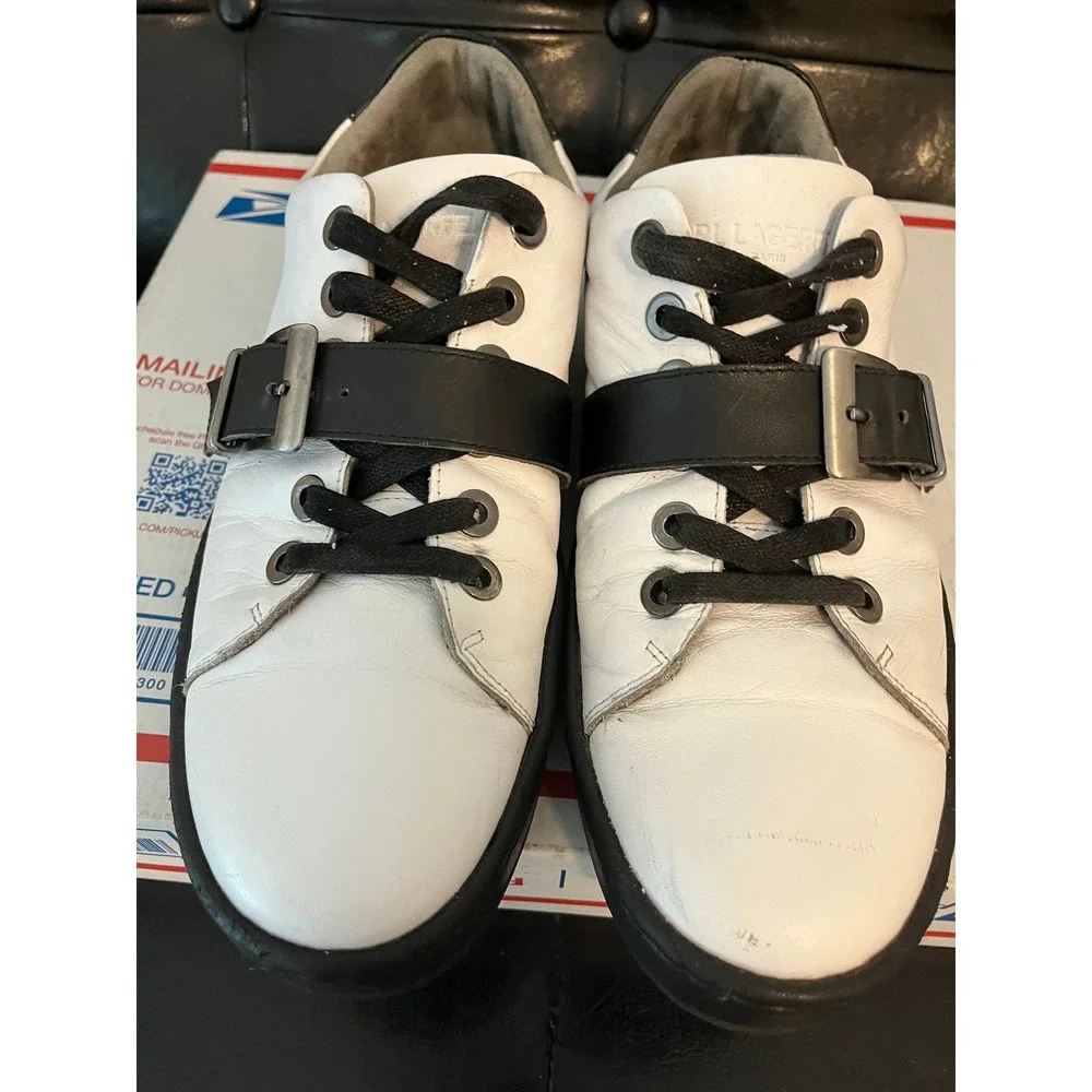Karl Lagerfeld Paris Mens White Black Buckle Leather Sneakers